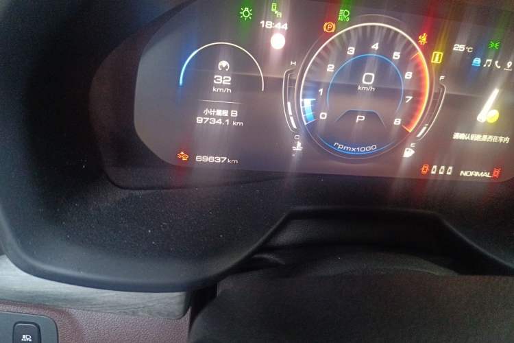 Used Wey VV7 2021 2.0T Technology Edition Odometer Close Up