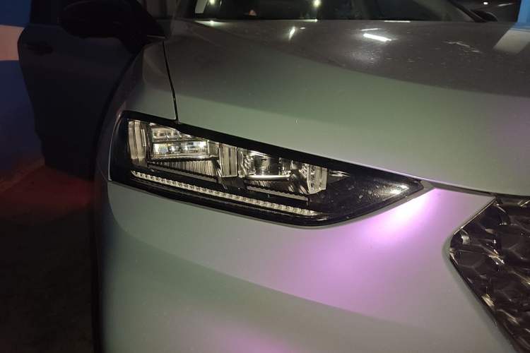 Used Wey VV7 2021 2.0T Technology Edition Right Front Headlight