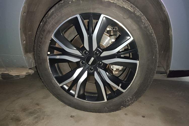 Used Wey VV7 2021 2.0T Technology Edition Right Front Wheel Hub