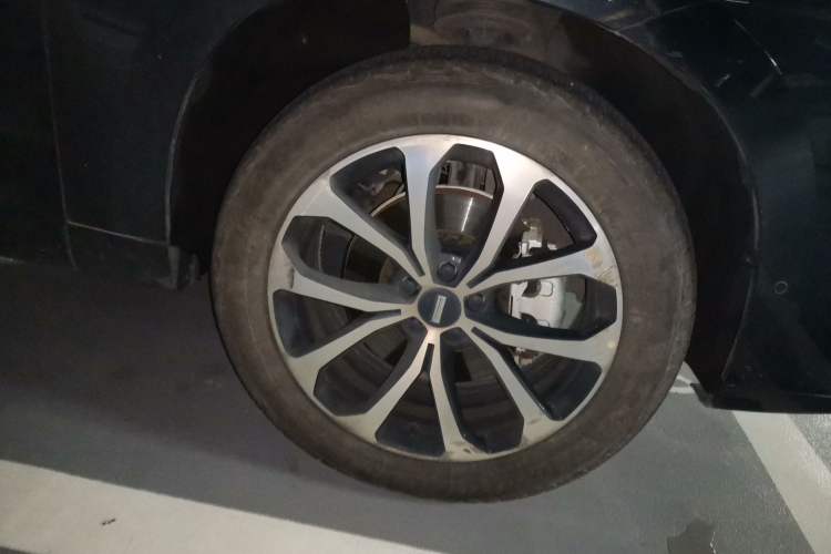 Used Wey VV7 2021 2.0T Technology Edition Right Front Wheel Hub