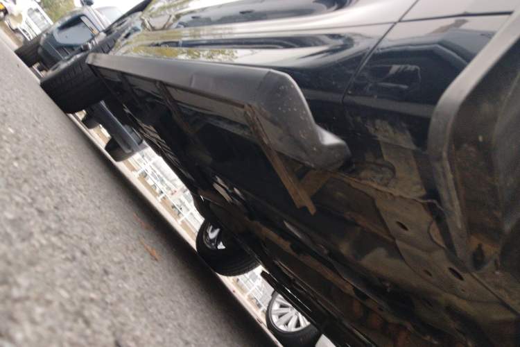 Used Wey VV7 2021 2.0T Technology Edition Right Side Sill