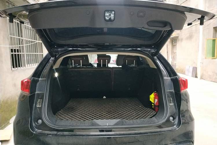 Used Wey VV7 2021 2.0T Technology Edition Trunk