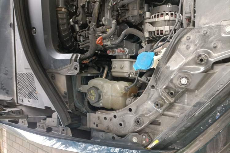Used Wey VV7 2021 2.0T Technology Edition Engine Bay Right