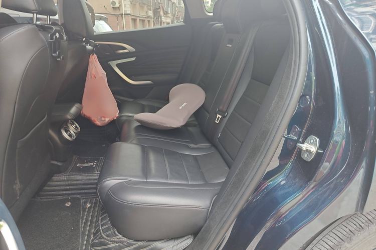 Used Wey VV7 2021 2.0T Technology Edition Interior 4