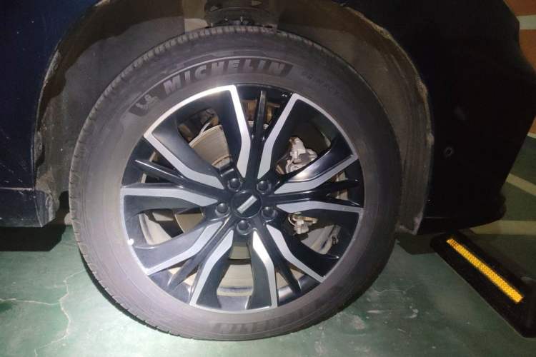 Used Wey VV7 2021 2.0T Technology Edition Right Front Wheel Hub