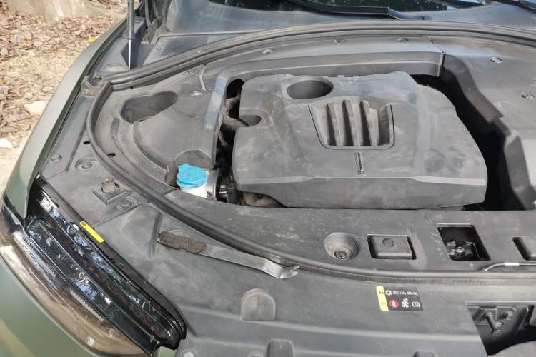 Used Wey VV7 2021 2.0T Technology Edition Engine Bay Right