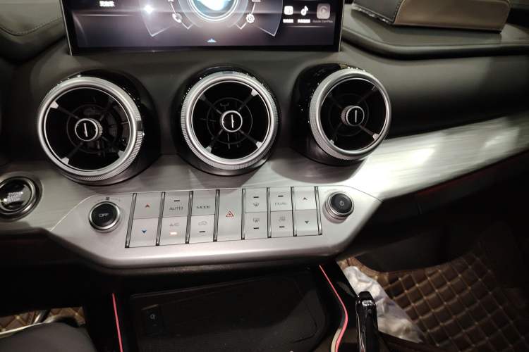 Used Wey VV7 GT 2020 2.0T Flagship Edition Audio And AC Panel
