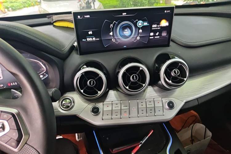 Used Wey VV7 GT 2020 2.0T Flagship Edition Audio And AC Panel