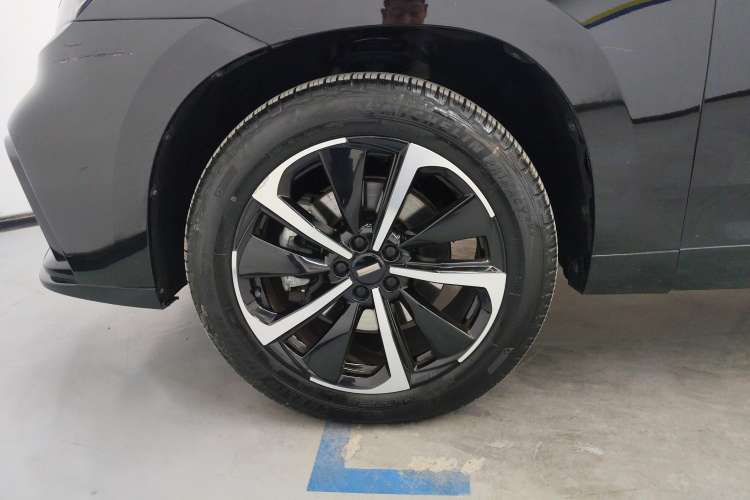 Used Wey VV7 GT 2020 2.0T Flagship Edition Left Rear Wheel Hub