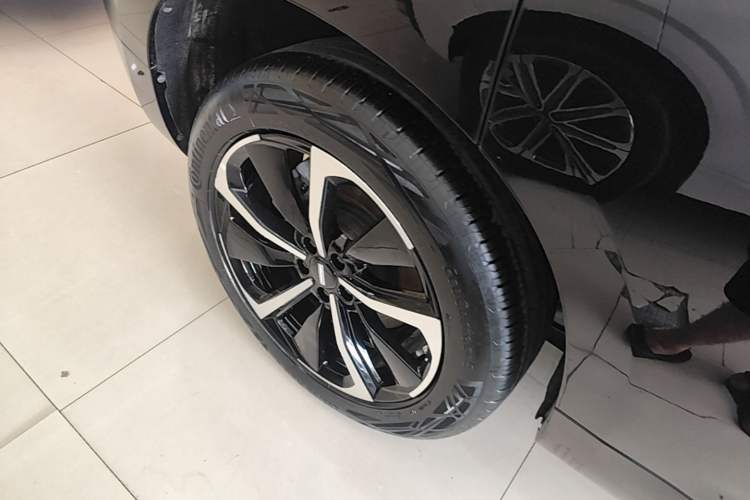 Used Wey VV7 GT 2020 2.0T Flagship Edition Right Rear Wheel Hub