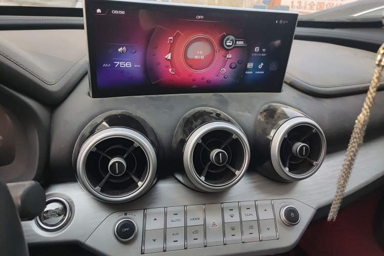 Used Wey VV7 GT 2020 2.0T Flagship Edition Audio And AC Panel