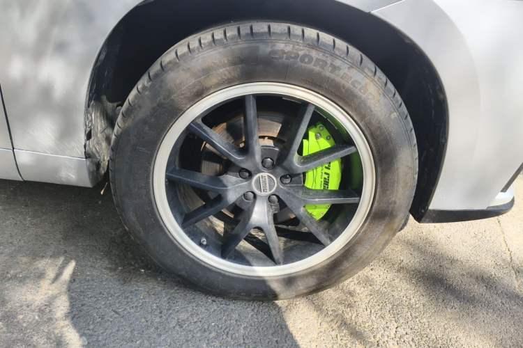 Used Wey VV7 GT 2020 2.0T Flagship Edition Right Front Wheel Hub