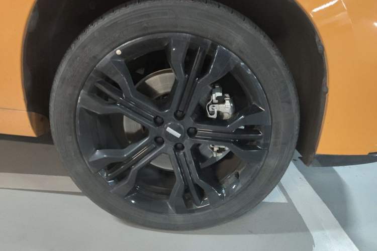Used Wey VV7 GT 2020 2.0T Flagship Edition Right Front Wheel Hub