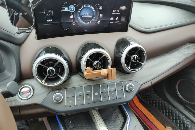Used Wey VV7 New Energy 2020 PHEV 2.0T Flagship Model Audio And AC Panel