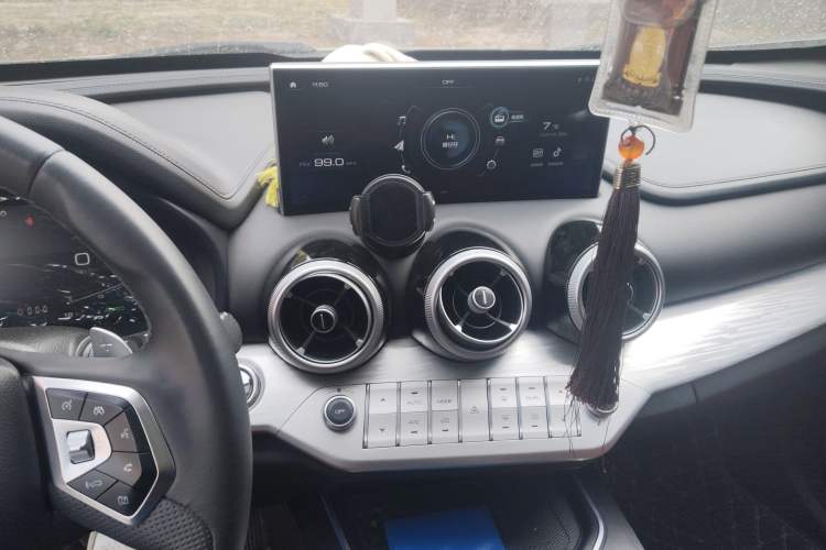 Used Wey VV7 New Energy 2020 PHEV 2.0T Flagship Model Audio And AC Panel