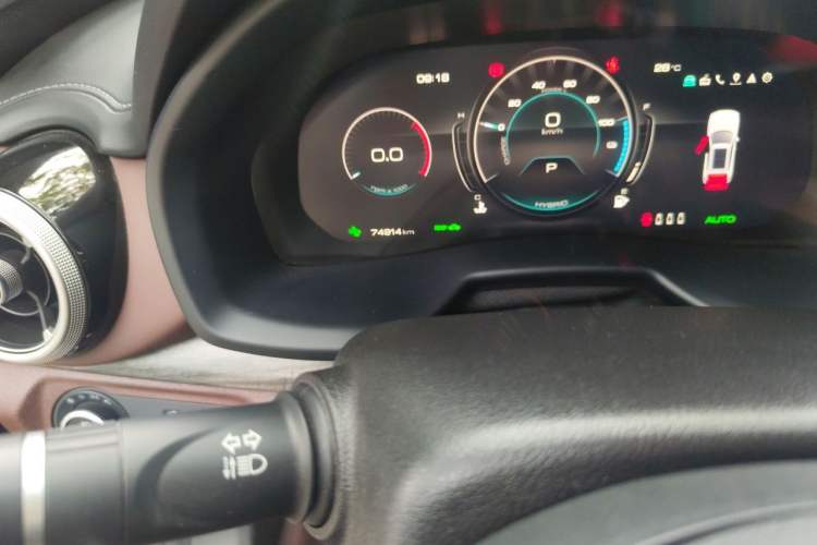 Used Wey VV7 New Energy 2020 PHEV 2.0T Flagship Model Odometer Close Up