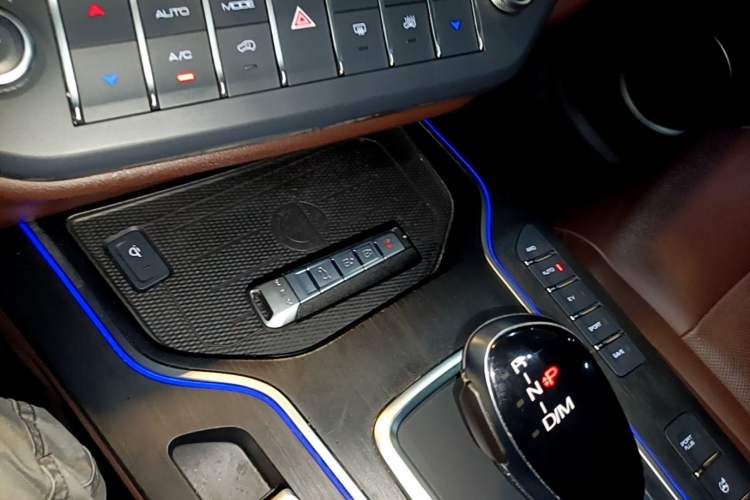 Used Wey VV7 New Energy 2020 PHEV 2.0T Flagship Model Interior 1