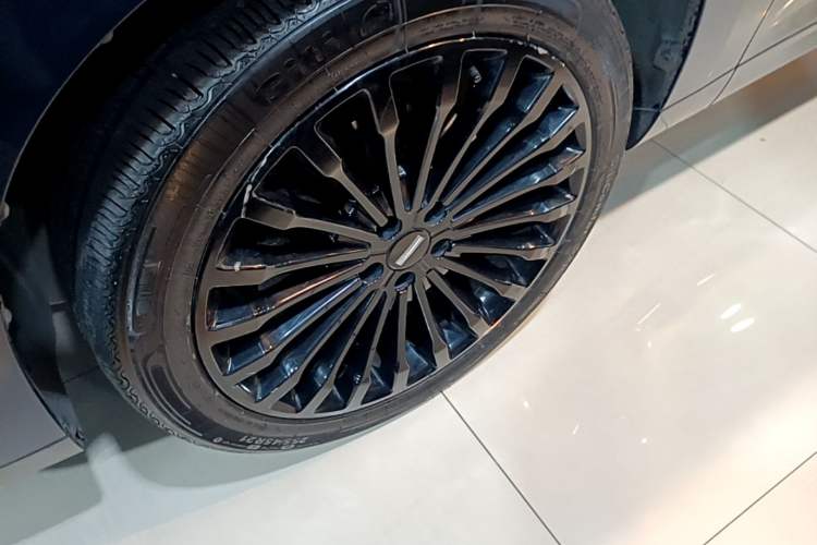 Used Wey VV7 New Energy 2020 PHEV 2.0T Flagship Model Left Front Wheel Hub