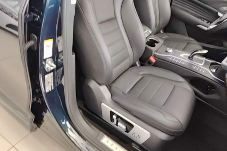 Used Wey VV7 New Energy 2020 PHEV 2.0T Flagship Model Right Front Seat