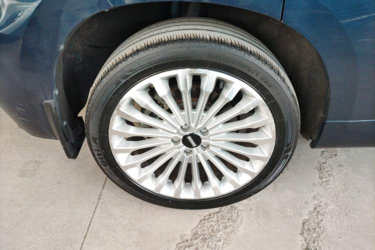 Used Wey VV7 New Energy 2020 PHEV 2.0T Flagship Model Right Rear Wheel Hub