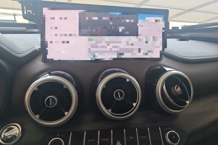 Used Wey VV7 New Energy 2020 PHEV 2.0T Luxury Model Audio And AC Panel