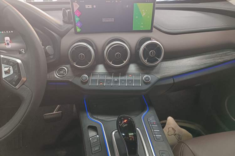 Used Wey VV7 New Energy 2020 PHEV 2.0T Flagship Model Audio And AC Panel