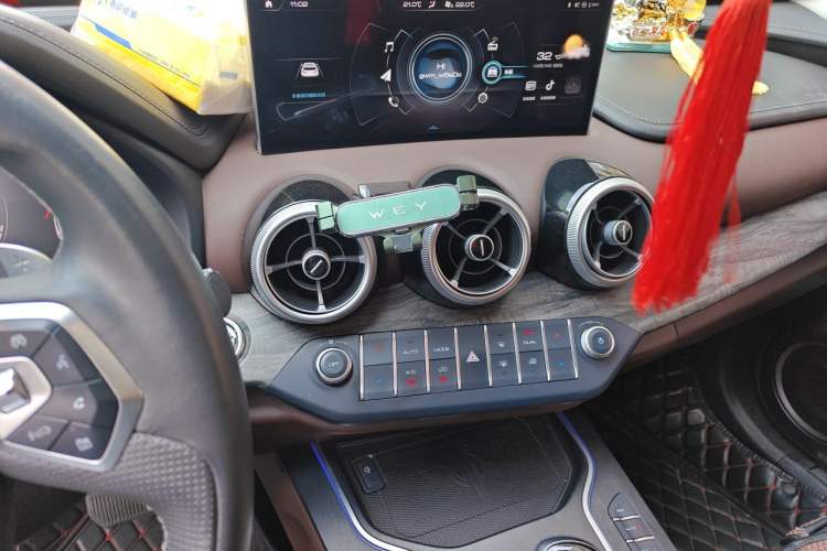 Used Wey VV7 New Energy 2020 PHEV 2.0T Flagship Model Audio And AC Panel