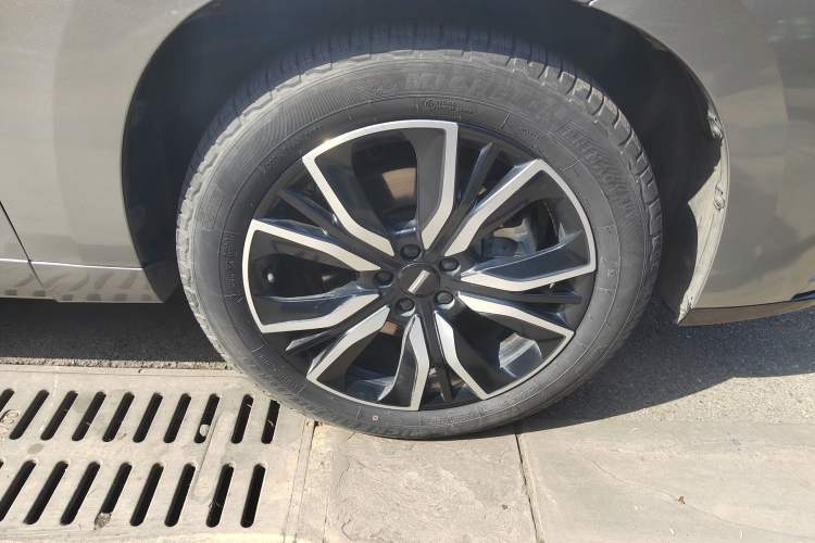 Used Wey VV7 New Energy 2020 PHEV 2.0T Flagship Model Right Front Wheel Hub