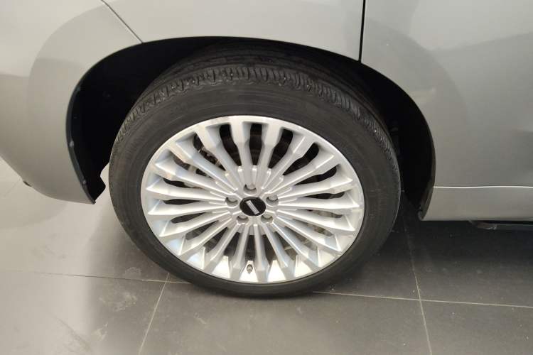 Used Wey VV7 New Energy 2020 PHEV 2.0T Flagship Model Right Rear Wheel Hub