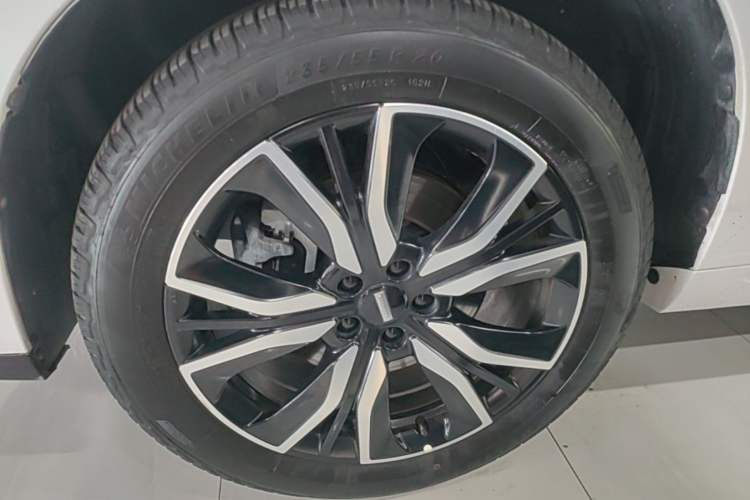 Used Wey VV7 New Energy 2020 PHEV 2.0T Flagship Model Left Front Wheel Hub