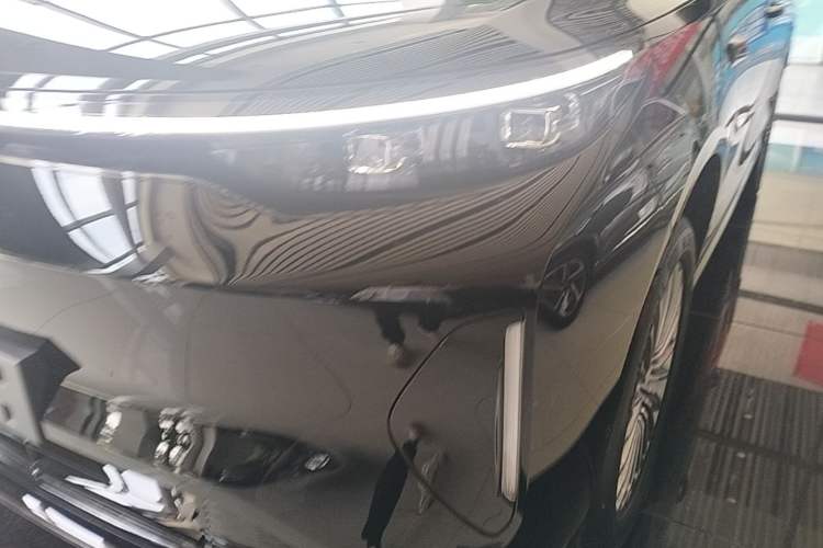Used Wey WEI Brand V9X 2026 Model Extended-Length Executive Edition Left Front Headlight