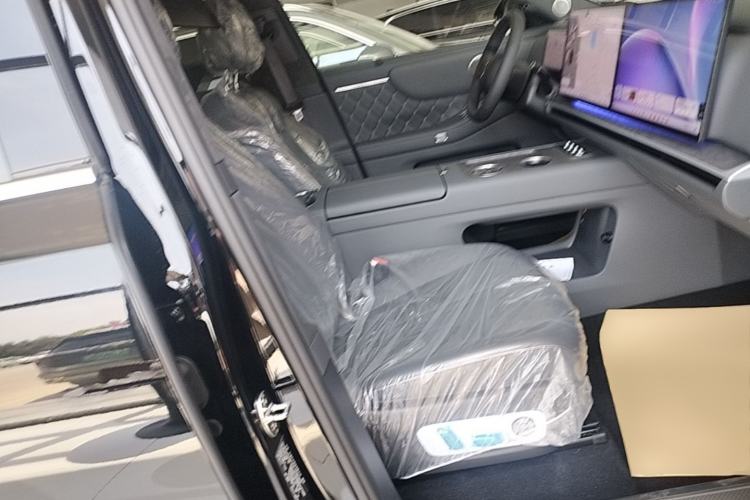 Used Wey WEI Brand V9X 2026 Model Extended-Length Executive Edition Right Front Seat