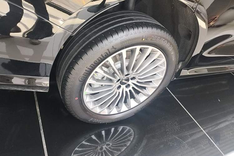 Used Wey WEI Brand V9X 2026 Model Extended-Length Executive Edition Right Rear Wheel Hub