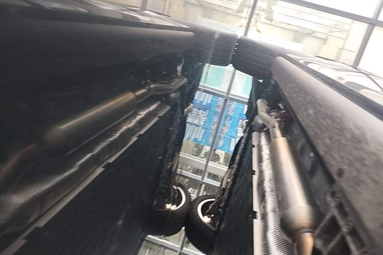 Used Wey WEI Brand V9X 2026 Model Extended-Length Executive Edition Right Side Sill