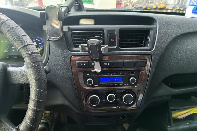 Used Winnerway EM60 2020 KMT5030XXYBEV Van with Flat Roof and Rear-Hinged Doors Interior 4