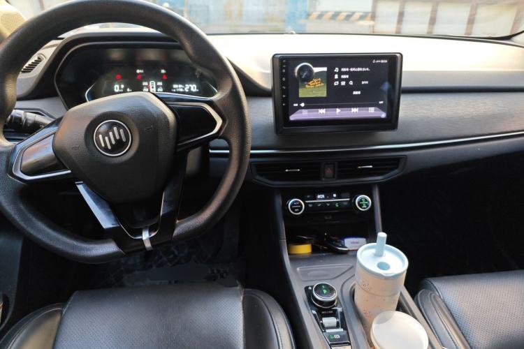 Used WM Motor E.5 2021 500 Ji Ke Xing Center Console