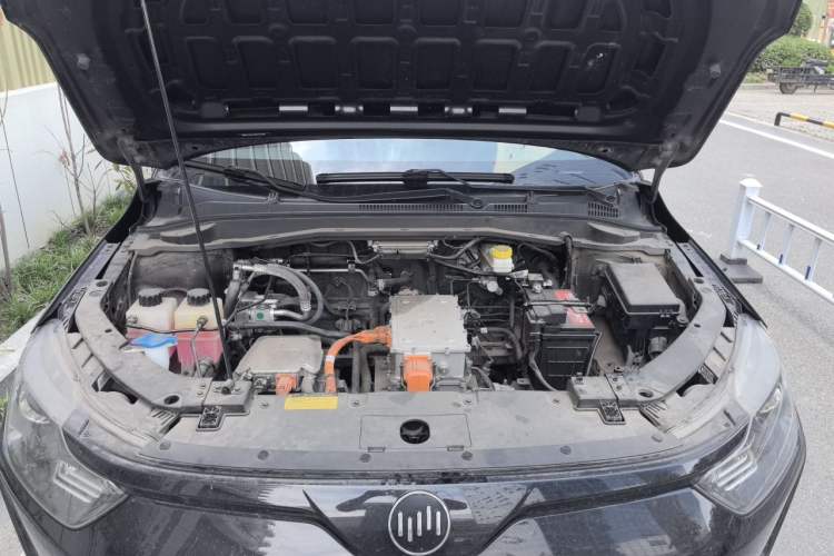 Used WM Motor E.5 2021 400 Ji Ke Xing Engine Bay