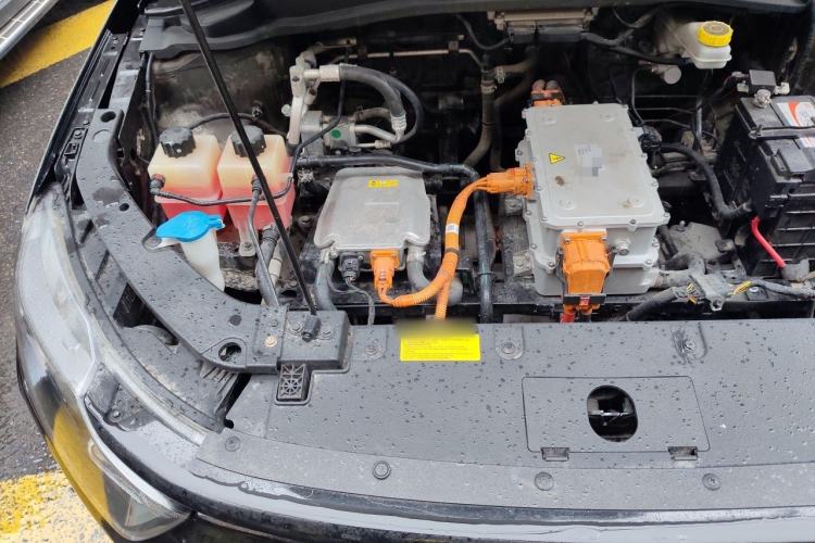 Used WM Motor E.5 2021 500 Ji Ke Xing Engine Bay Right