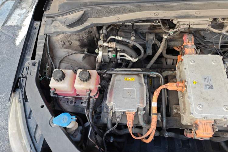 Used WM Motor E.5 2021 500 Ji Ke Xing Engine Bay Right