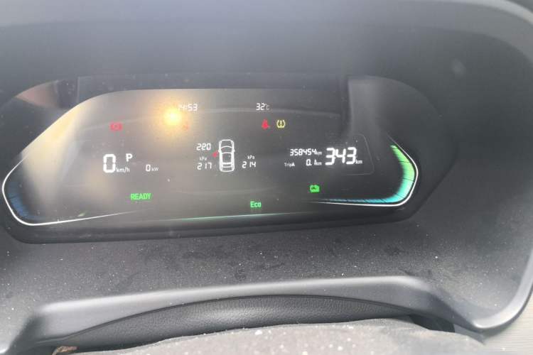Used WM Motor E.5 2021 400 Ji Ke Xing Odometer Close Up