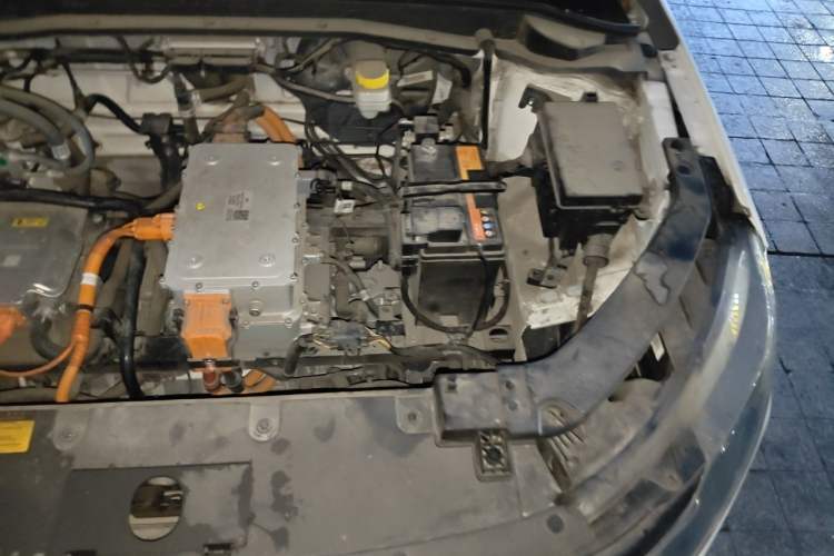 Used WM Motor E.5 2021 500 Ji Ke Xing Engine Bay Left