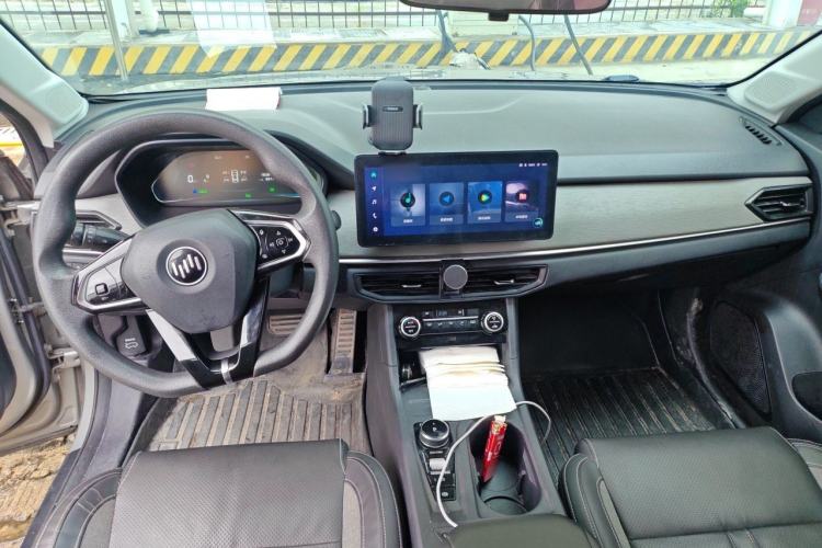 Used WM Motor E.5 2021 500 Smart Journey Center Console