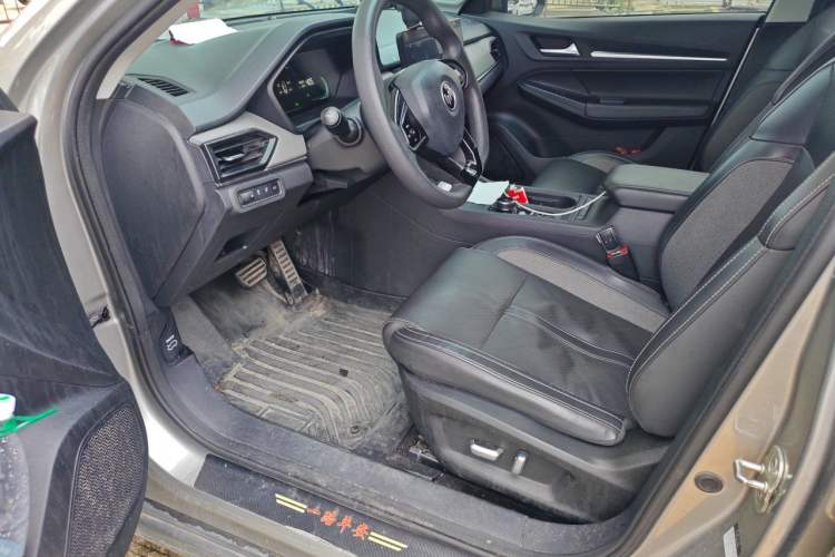 Used WM Motor E.5 2021 500 Smart Journey Left Front Seat