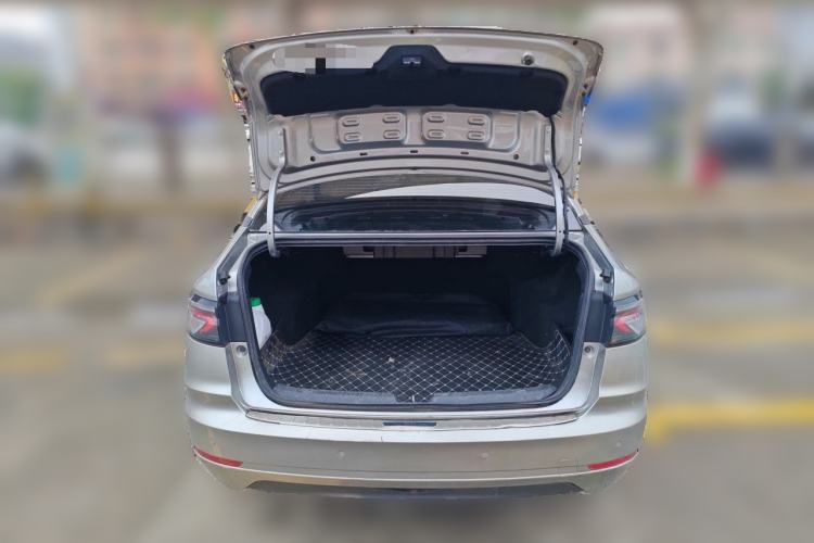 Used WM Motor E.5 2021 500 Smart Journey Trunk