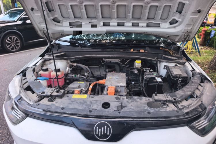 Used WM Motor E.5 2021 500 Ji Ke Xing Engine Bay