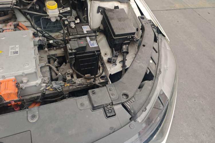 Used WM Motor E.5 2021 500 Ji Ke Xing Engine Bay Left
