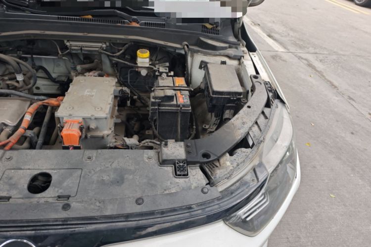 Used WM Motor E.5 2021 500 Ji Ke Xing Engine Bay Left
