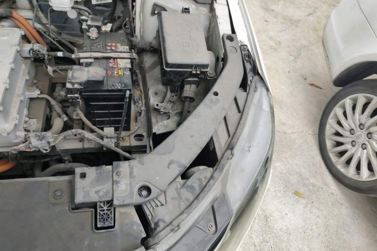 Used WM Motor E.5 2021 400 Ji Ke Xing Engine Bay Left