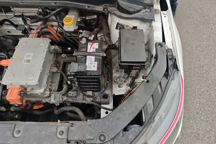 Used WM Motor E.5 2021 500 Ji Ke Xing Engine Bay Left