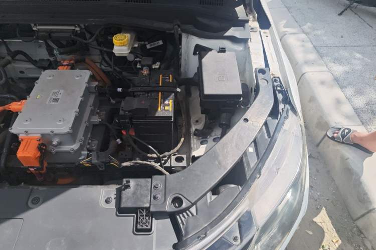 Used WM Motor E.5 2021 500 Ji Ke Xing Engine Bay Left